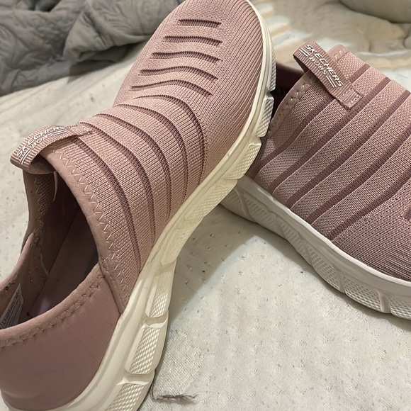 Sketchers slip on shoes. - Picture 3 of 4